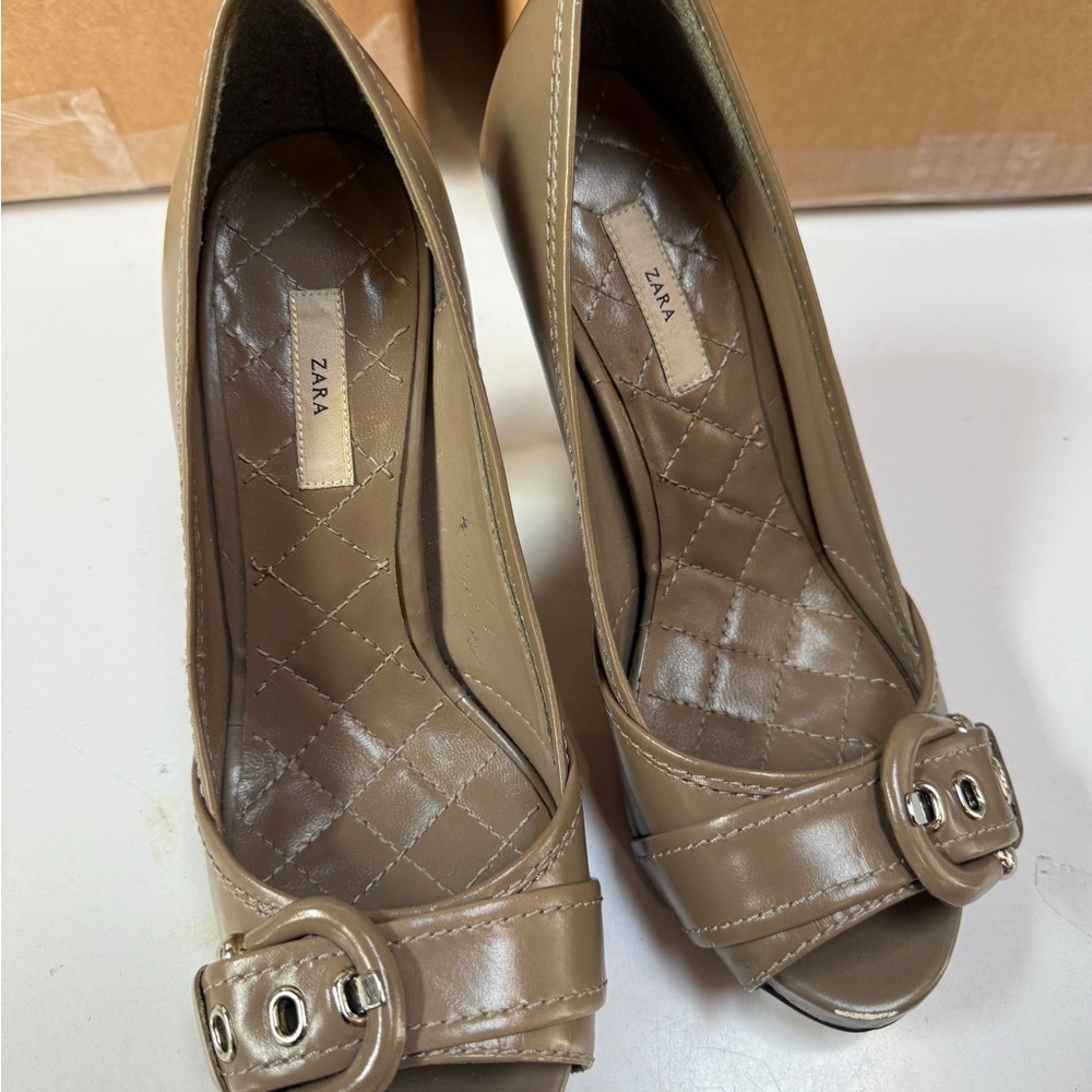 Zara Tan Strappy Heels with Stiletto - Picture 2 of 5